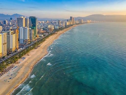 Da Nang von oben, Strand und Stadt