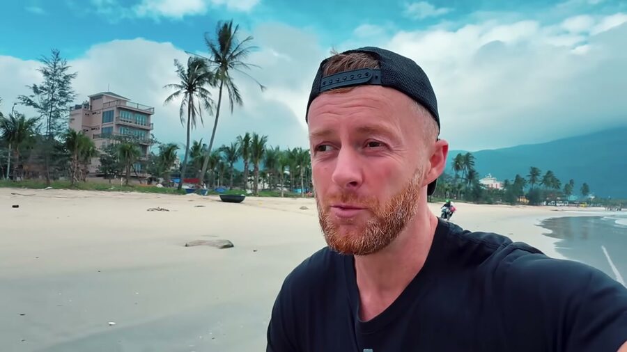 Marcin am My-Khe-Strand von Da Nang