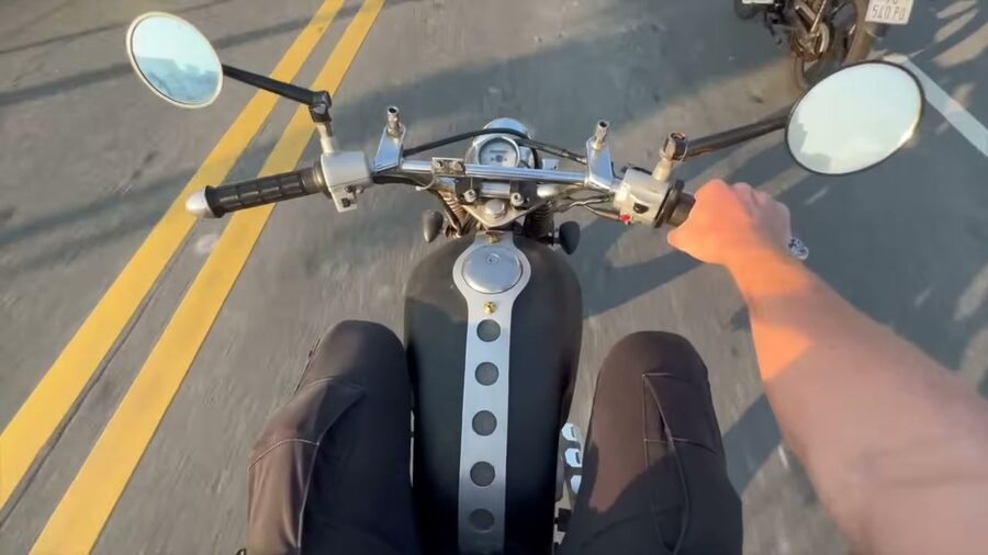Marcin auf dem Moped in Da Nang